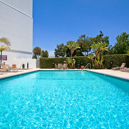 Holiday Inn La Mirada Buena Park By Ihg מראה חיצוני תמונה