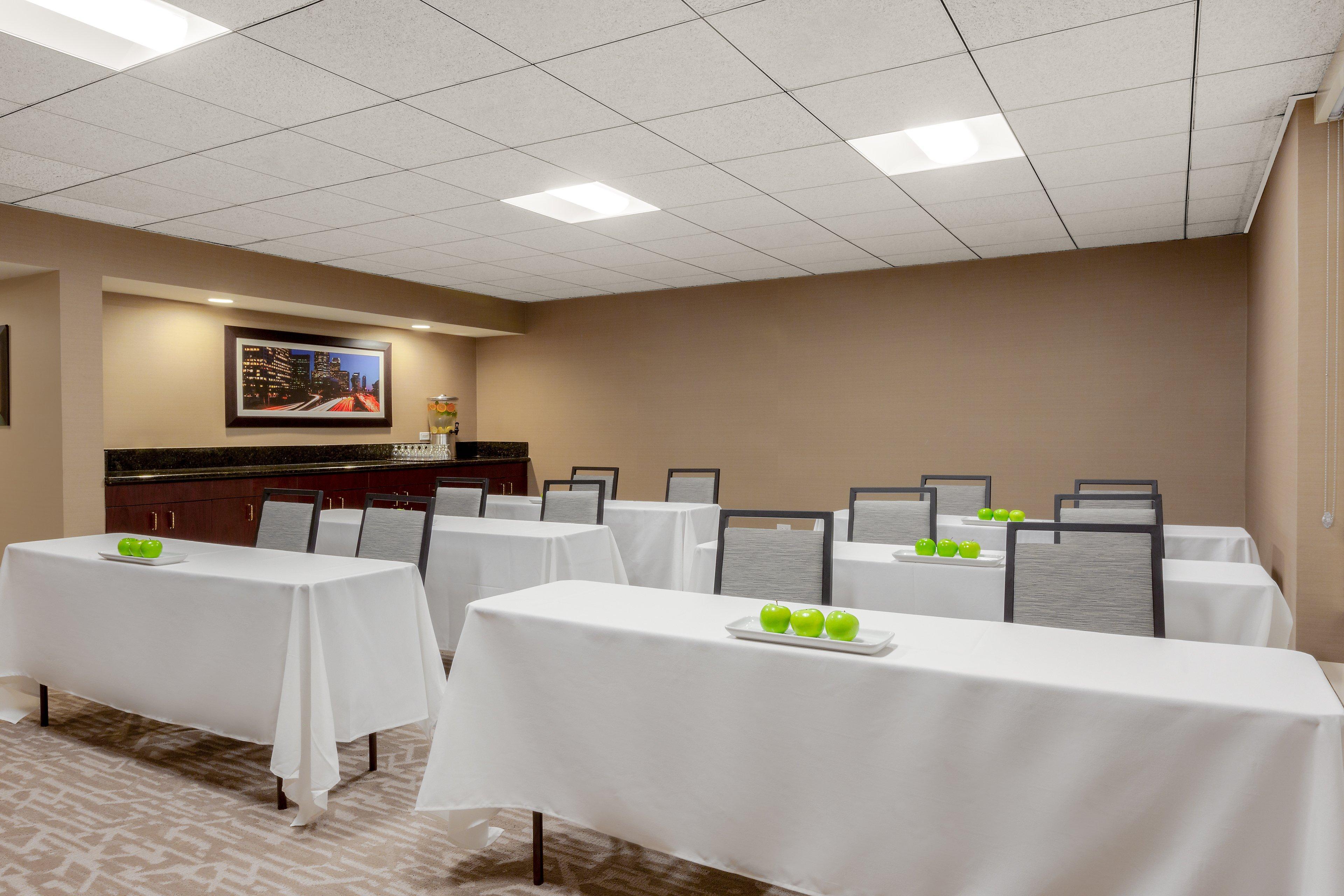 Holiday Inn La Mirada Buena Park By Ihg מראה חיצוני תמונה