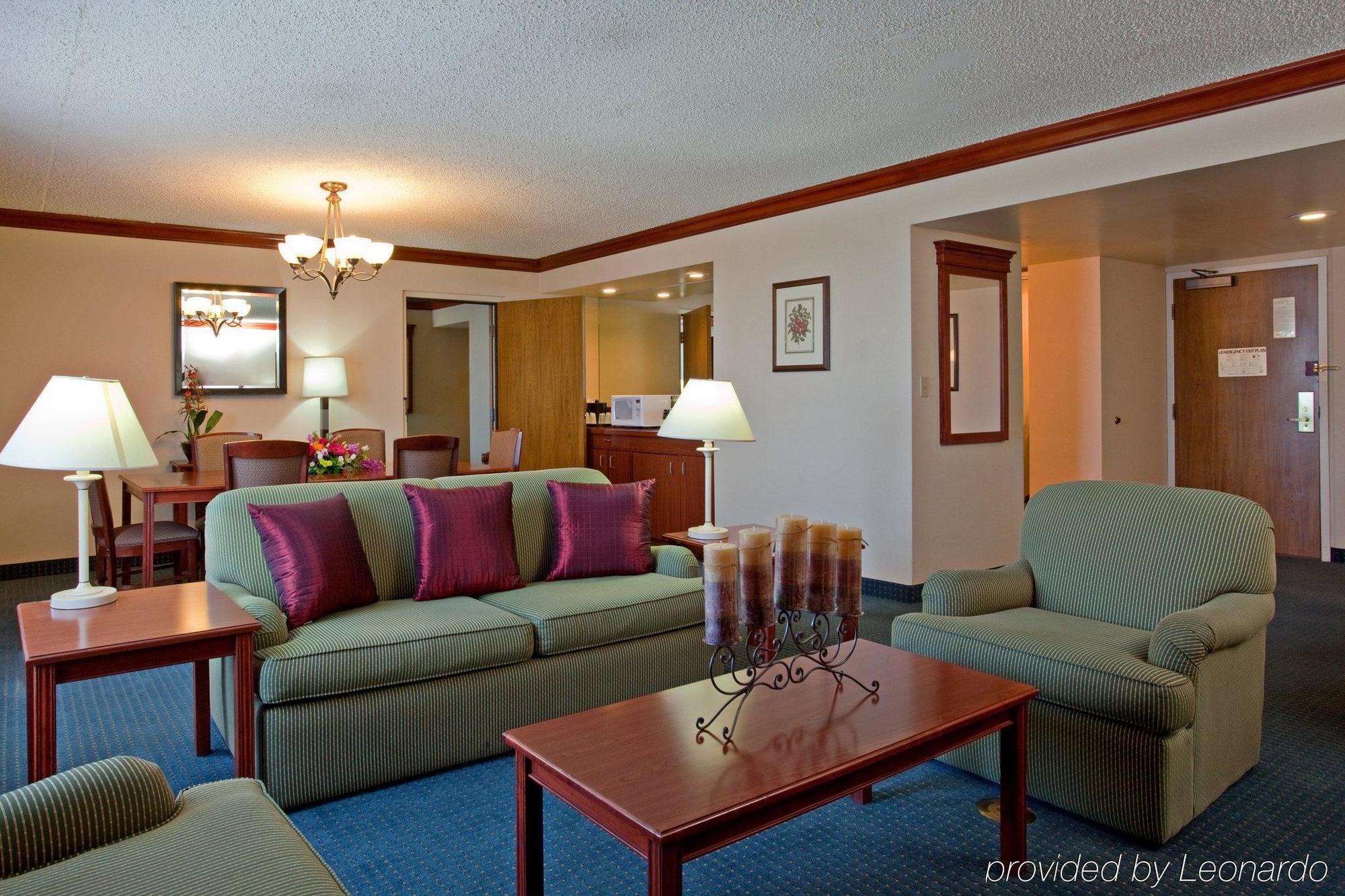 Holiday Inn La Mirada Buena Park By Ihg מראה פנימי תמונה