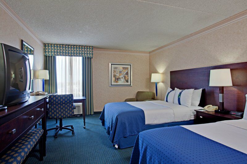 Holiday Inn La Mirada Buena Park By Ihg מראה חיצוני תמונה