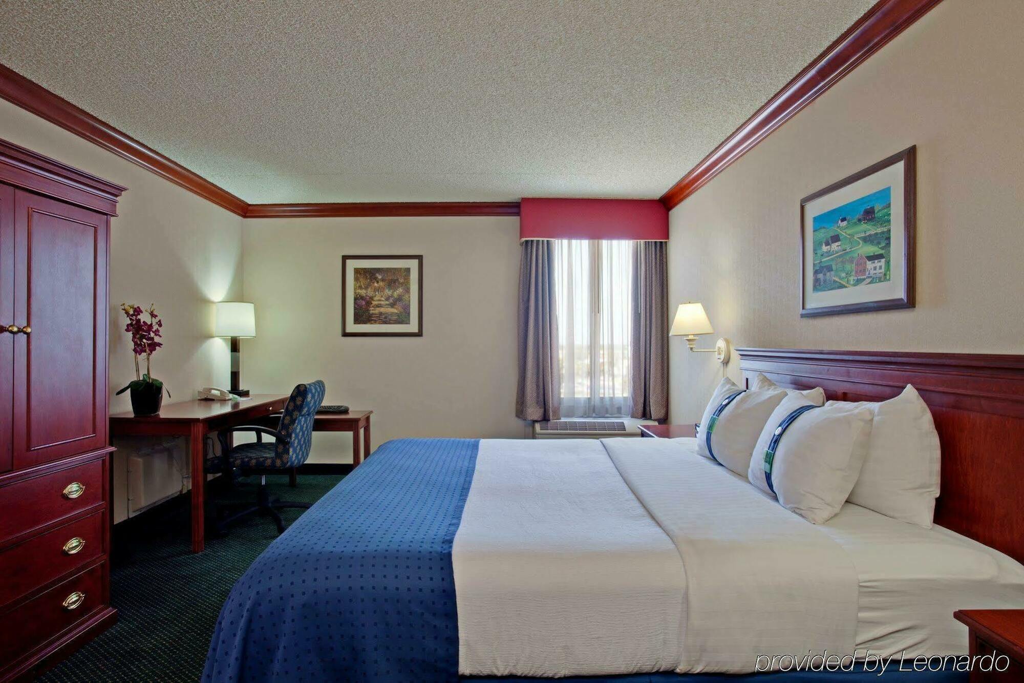 Holiday Inn La Mirada Buena Park By Ihg מראה חיצוני תמונה