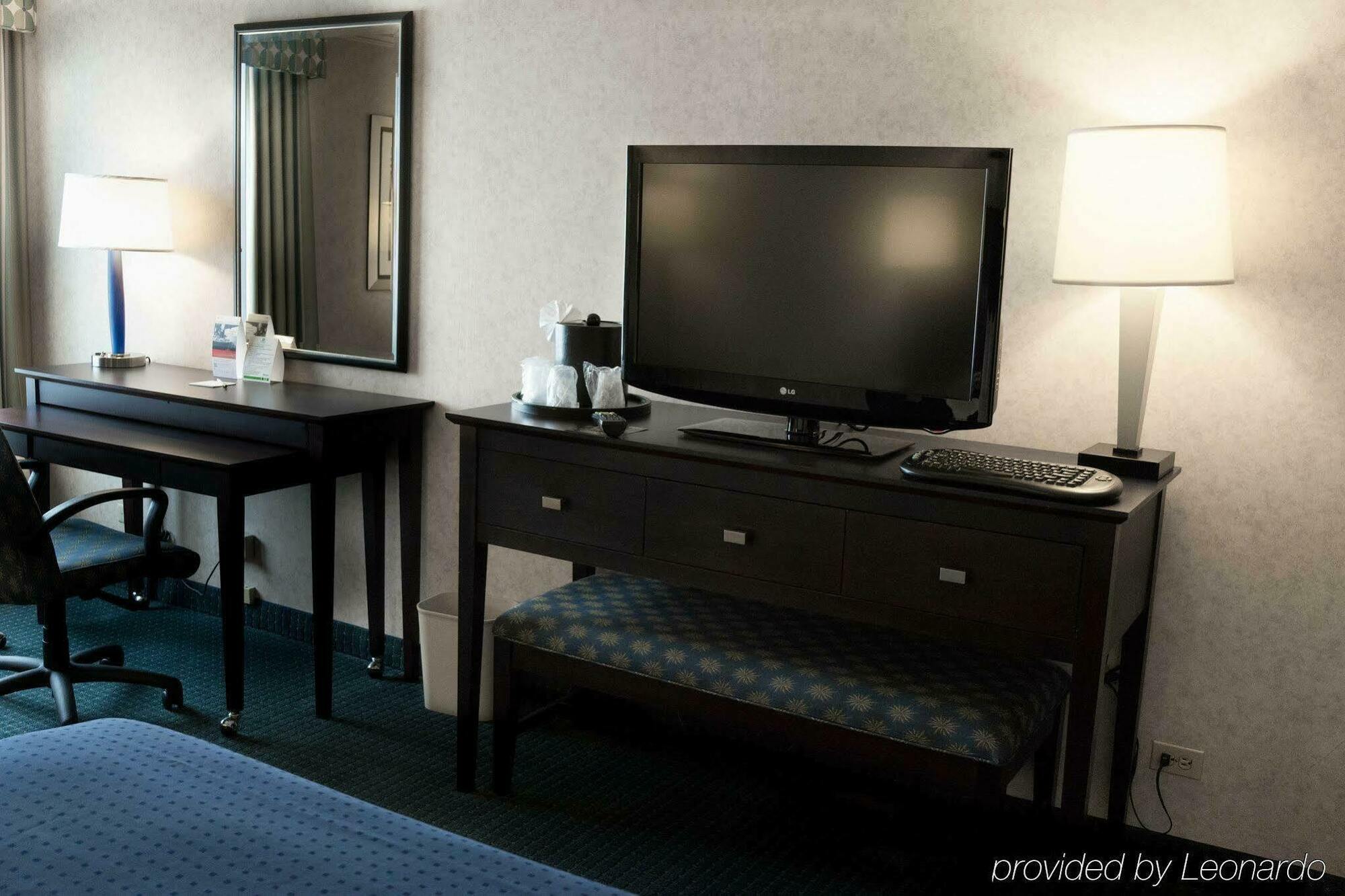 Holiday Inn La Mirada Buena Park By Ihg מראה חיצוני תמונה