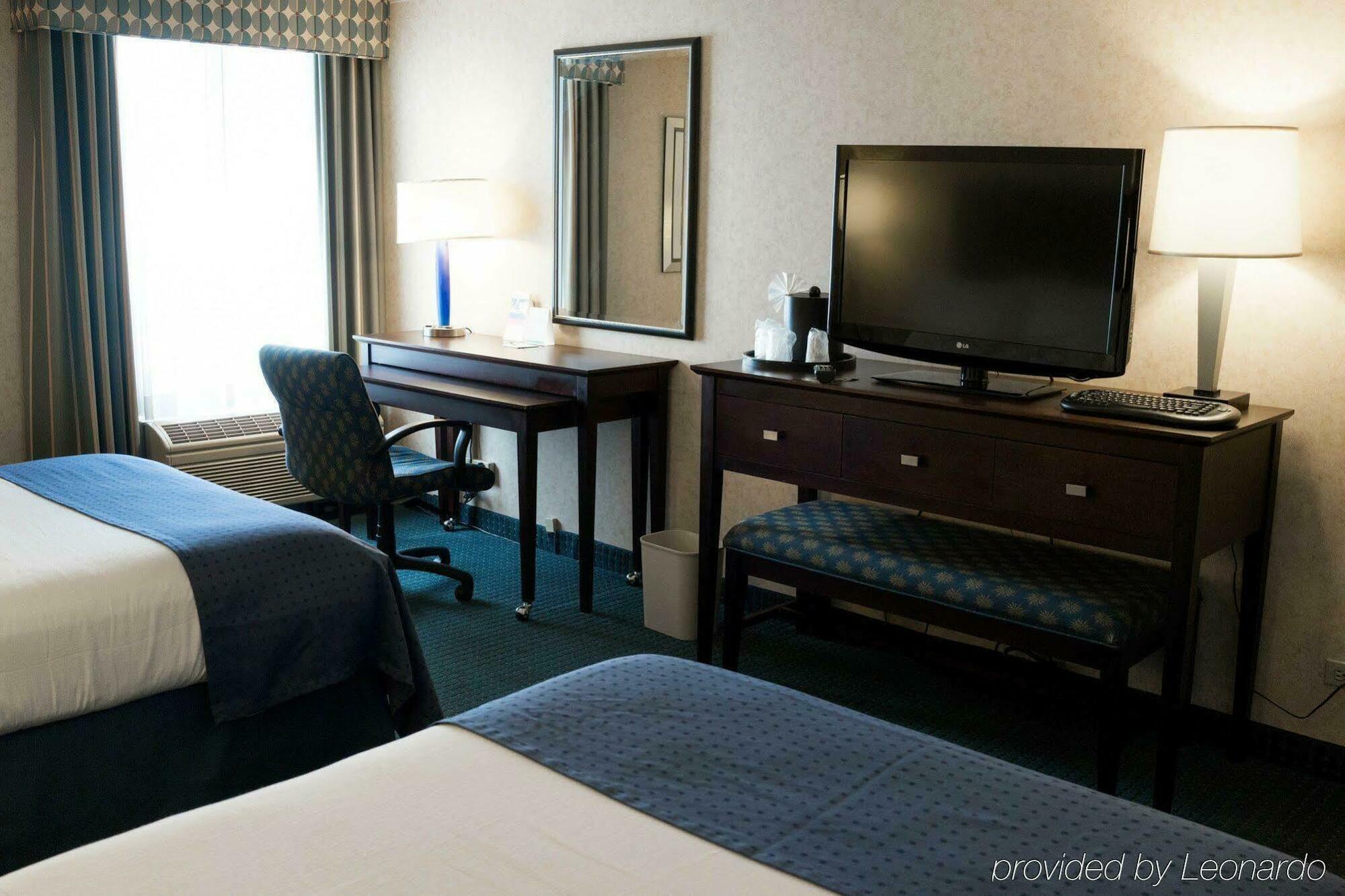 Holiday Inn La Mirada Buena Park By Ihg מראה חיצוני תמונה