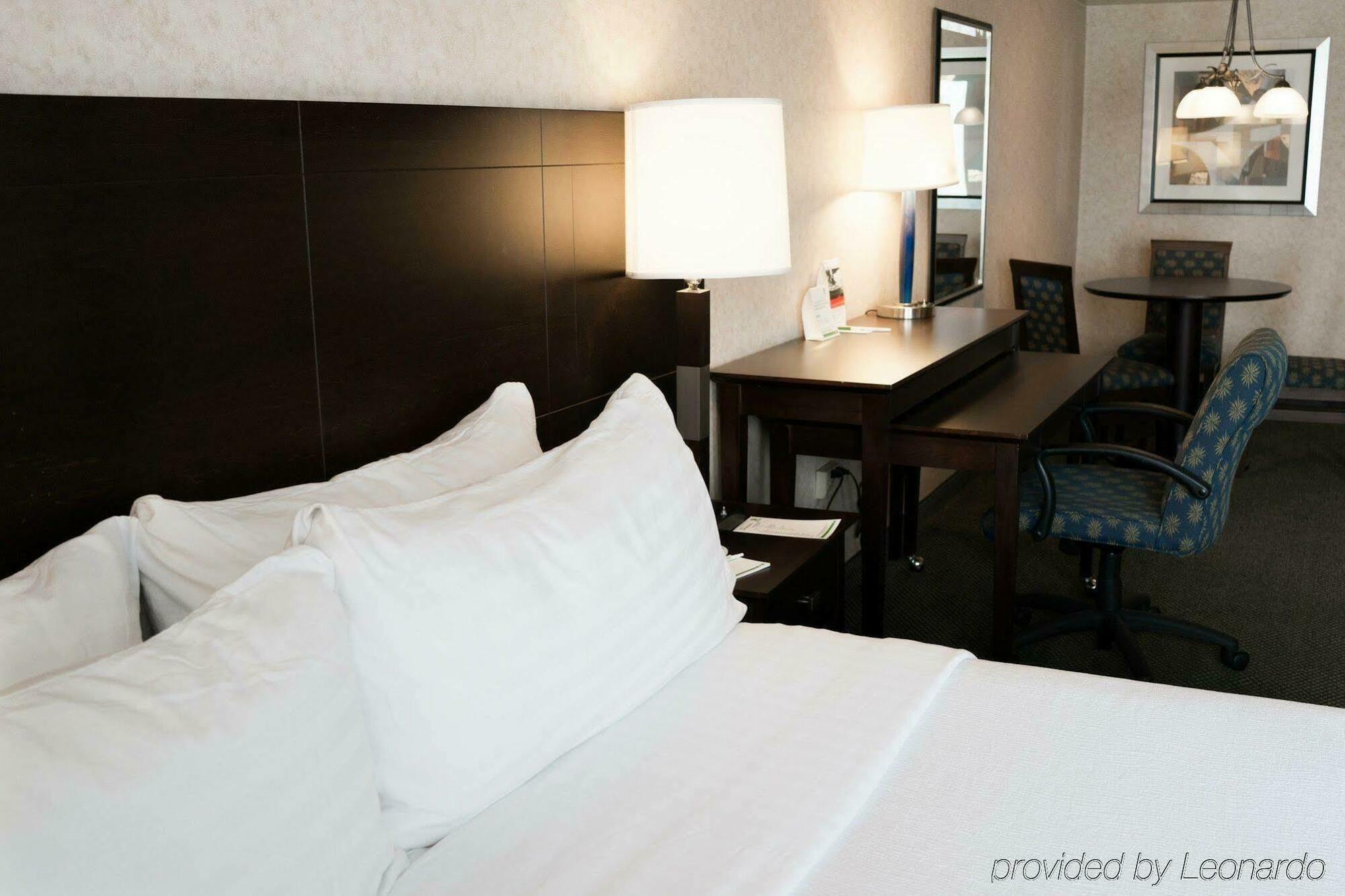 Holiday Inn La Mirada Buena Park By Ihg מראה חיצוני תמונה