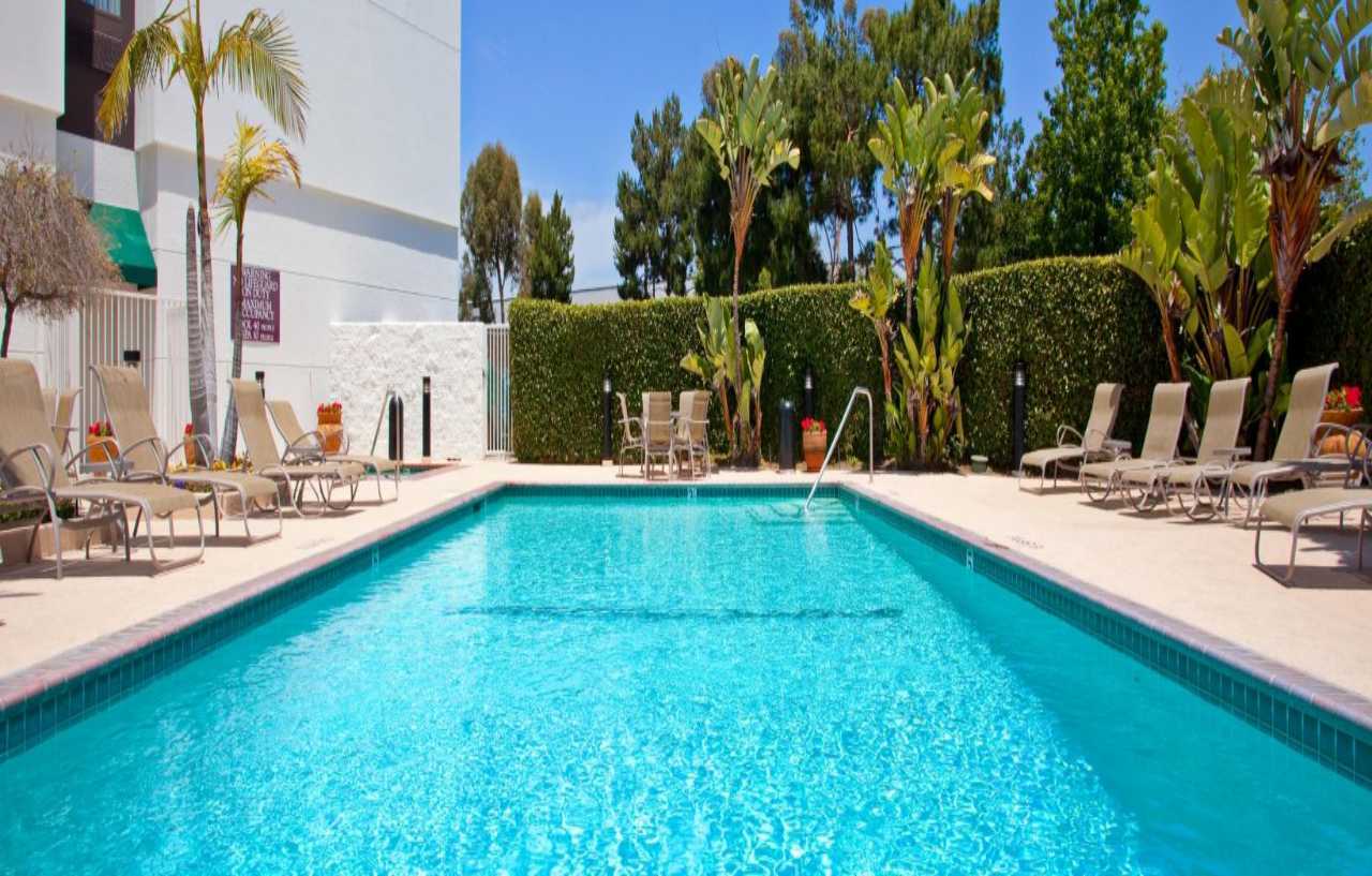 Holiday Inn La Mirada Buena Park By Ihg מראה חיצוני תמונה